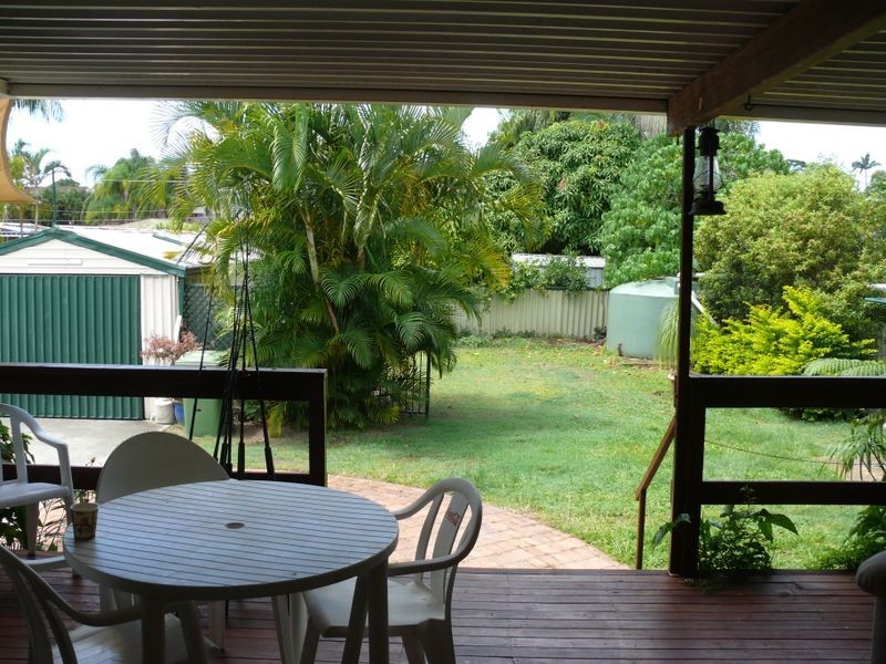 152 Government Road, Labrador QLD 4215