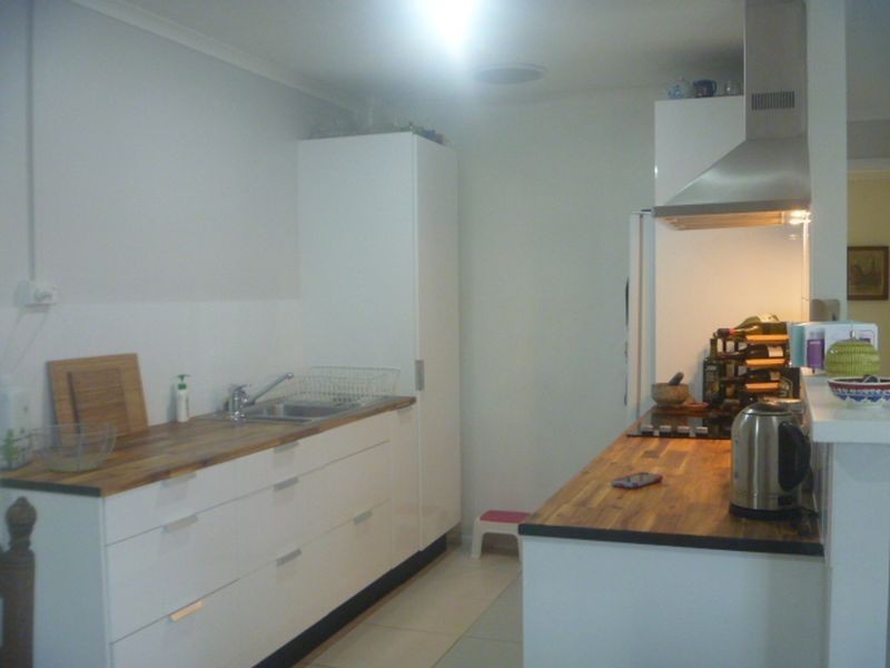 2/134 Kumbari Avenue, Labrador QLD 4215
