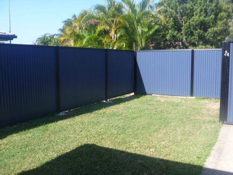 2/134 Kumbari Avenue, Labrador QLD 4215