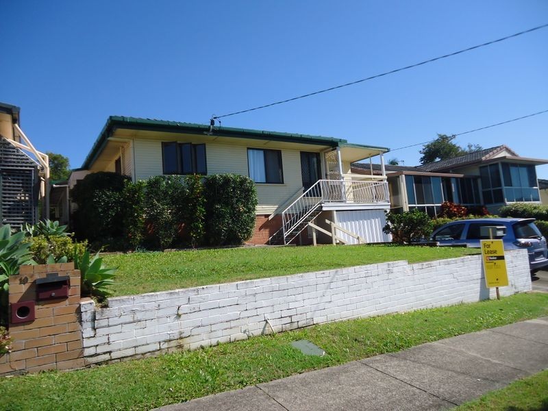 12 Vernon Avenue, Labrador QLD 4215