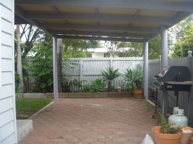 7 Saltash Street, Labrador QLD 4215