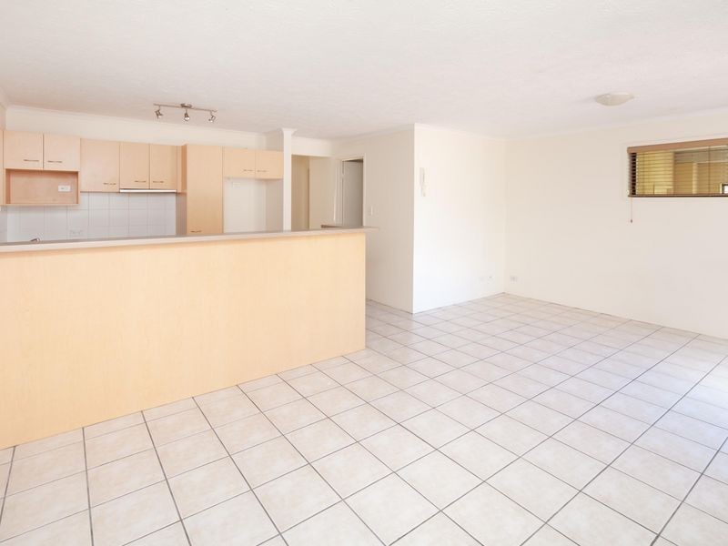 2/9 Bright Avenue, Labrador QLD 4215