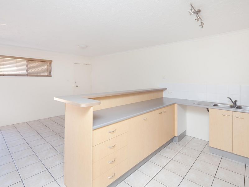 2/9 Bright Avenue, Labrador QLD 4215