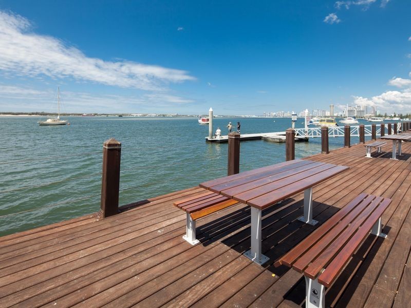 2/9 Bright Avenue, Labrador QLD 4215