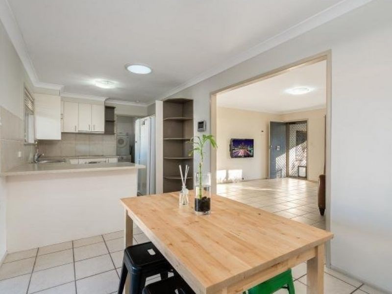 2 Dandar Drive, Southport QLD 4215
