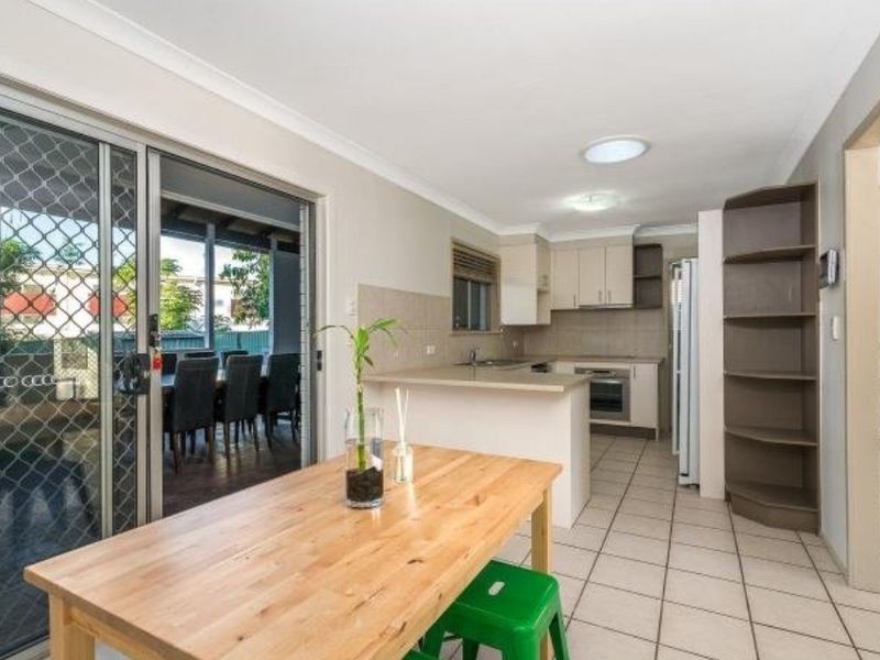 2 Dandar Drive, Southport QLD 4215