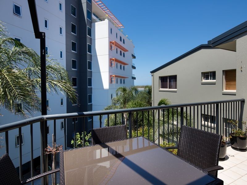 28/418 Marine Parade, Biggera Waters QLD 4216