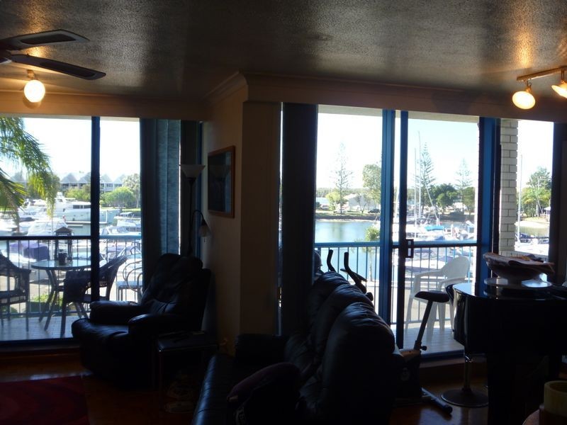 11/249 Bayview Street, Runaway Bay QLD 4216