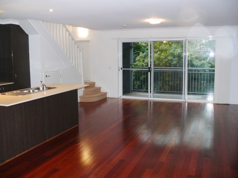 11/33 Clark Street, Biggera Waters QLD 4216