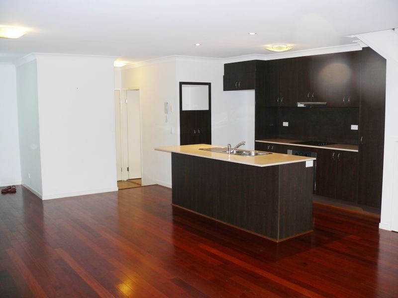 11/33 Clark Street, Biggera Waters QLD 4216