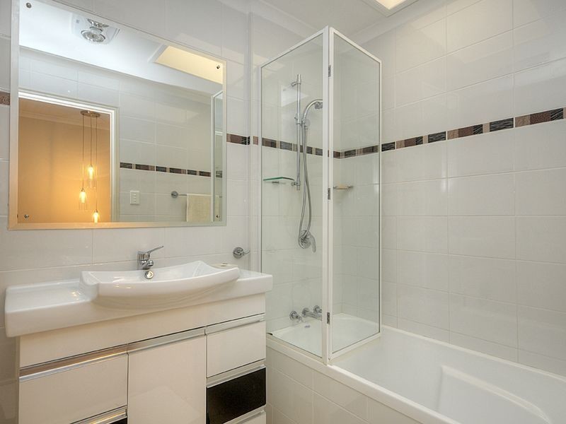 4/79 Government Road, Labrador QLD 4215