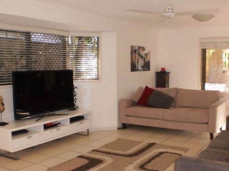 2/24 Loder Street, Biggera Waters QLD 4216