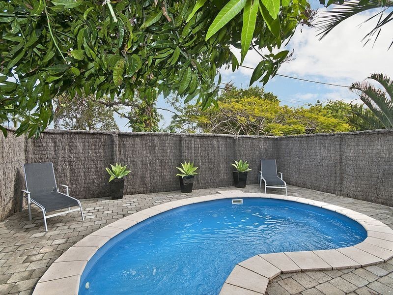 4 Chirn Lane, Labrador QLD 4215