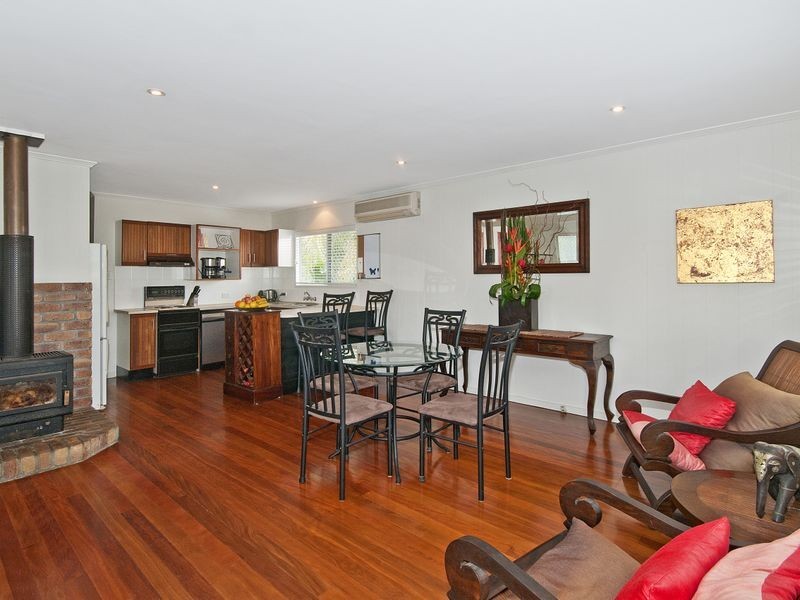 4 Chirn Lane, Labrador QLD 4215
