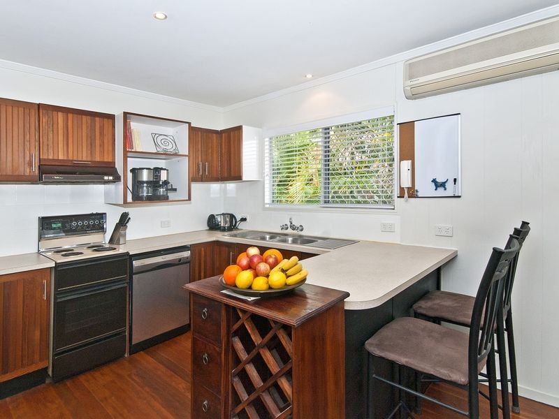 4 Chirn Lane, Labrador QLD 4215