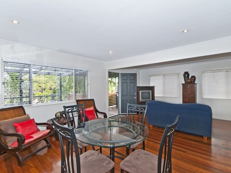 4 Chirn Lane, Labrador QLD 4215