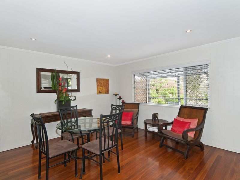 4 Chirn Lane, Labrador QLD 4215