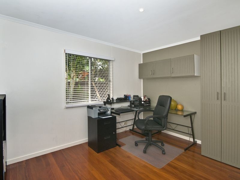 4 Chirn Lane, Labrador QLD 4215
