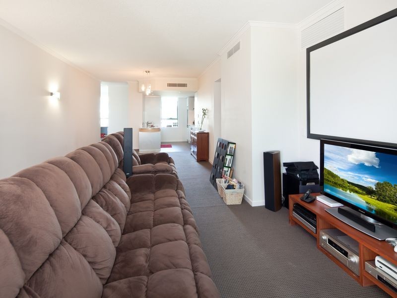 i 11/28 Bayview Street, Runaway Bay QLD 4216