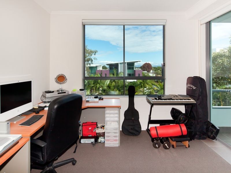 i 11/28 Bayview Street, Runaway Bay QLD 4216