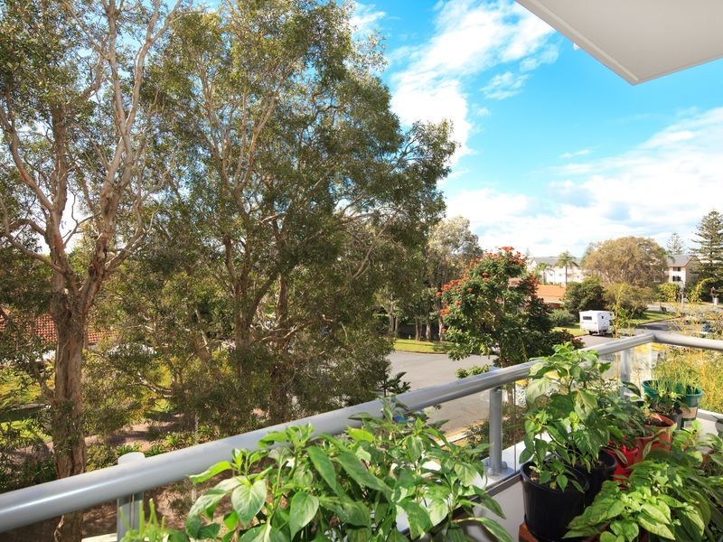 i 11/28 Bayview Street, Runaway Bay QLD 4216