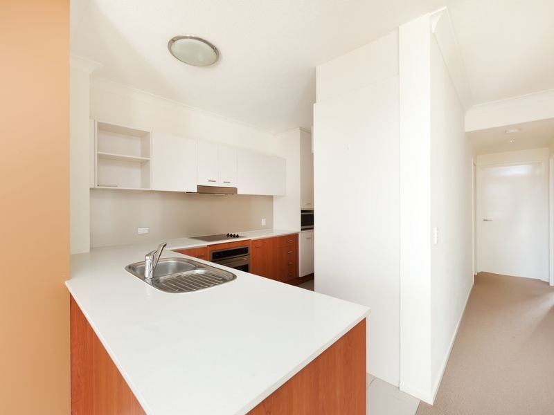 25/13 Bright Avenue, Labrador QLD 4215