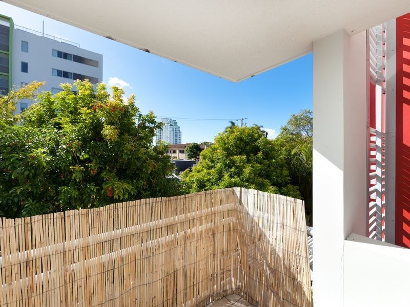 25/13 Bright Avenue, Labrador QLD 4215