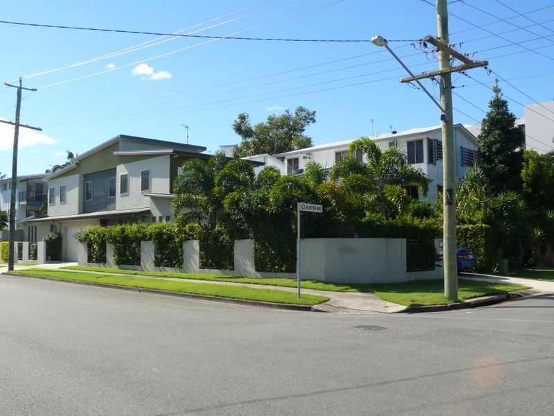 2/23 Hunter Avenue, Labrador QLD 4215