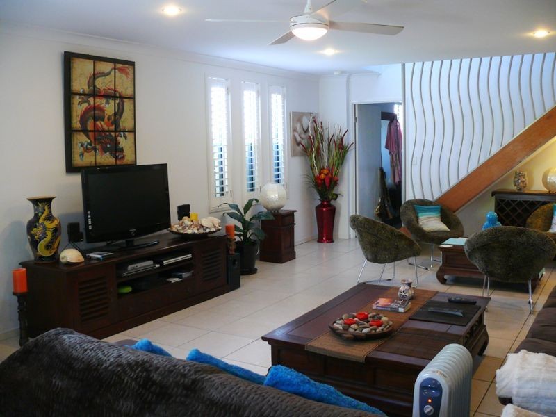 2/23 Hunter Avenue, Labrador QLD 4215