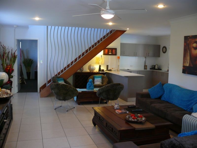 2/23 Hunter Avenue, Labrador QLD 4215