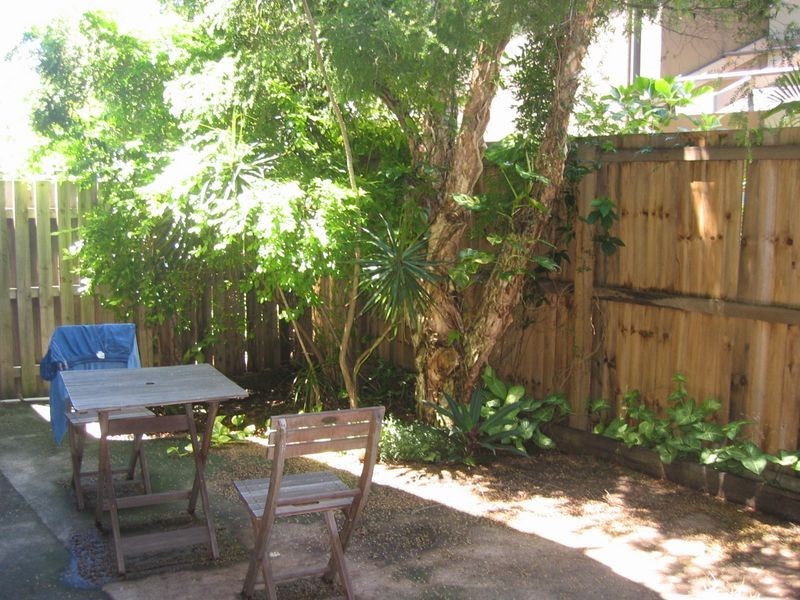 2/12 Gordon Street, Labrador QLD 4215