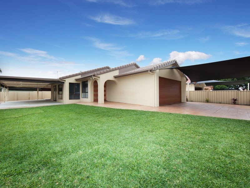 2 Walter Raleigh Crescent, Hollywell QLD 4216