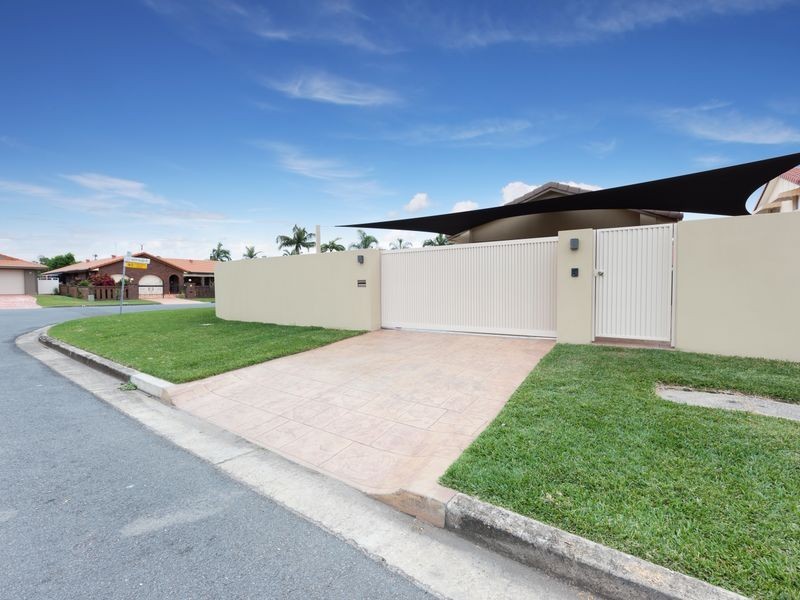2 Walter Raleigh Crescent, Hollywell QLD 4216