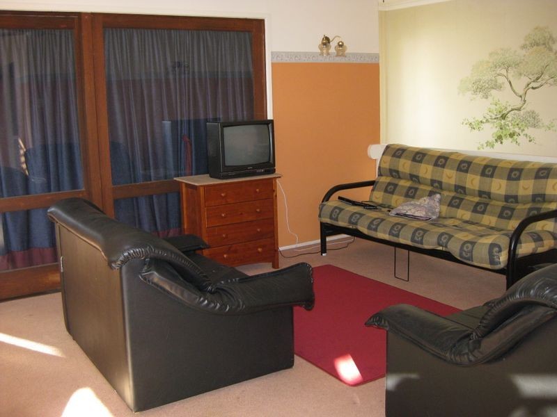 8 Kenmar Street, Labrador QLD 4215