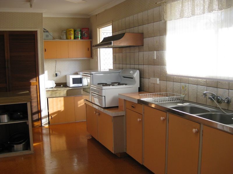 8 Kenmar Street, Labrador QLD 4215