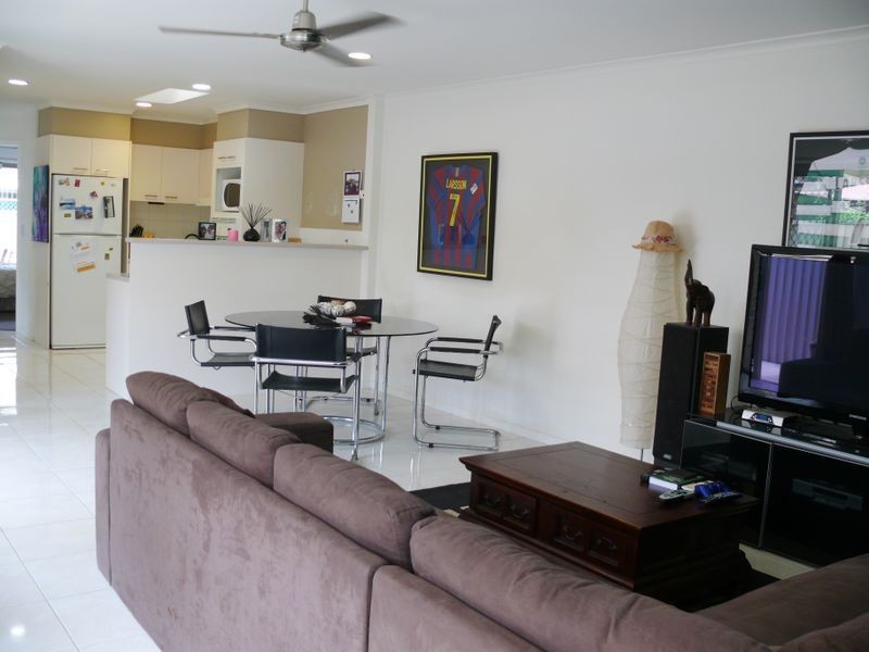 1/5 Cawthray Street, Biggera Waters QLD 4216