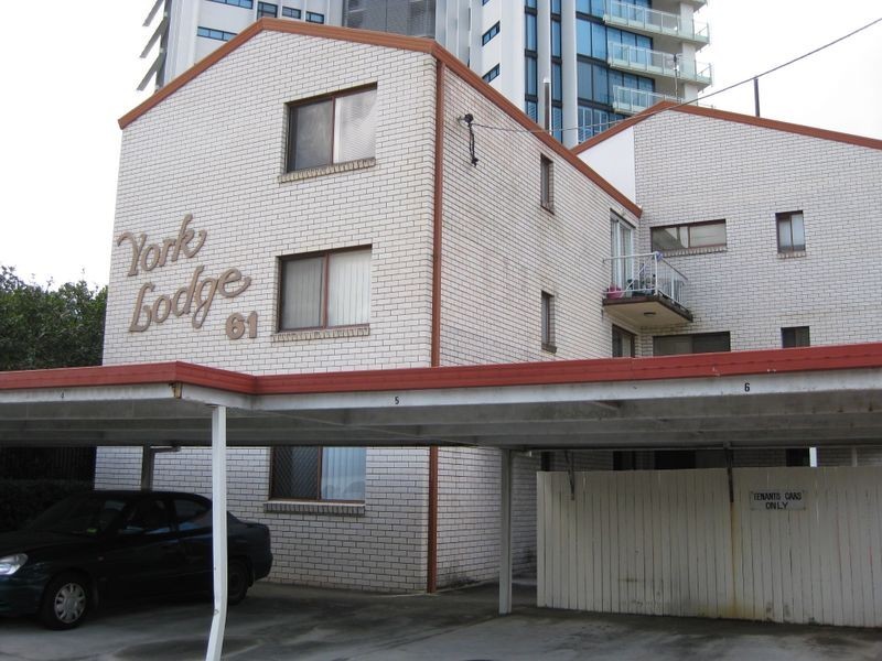 2/61 Frank Street, Labrador QLD 4215