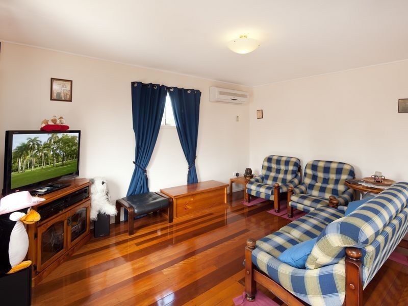 4 Beitz Avenue, Labrador QLD 4215