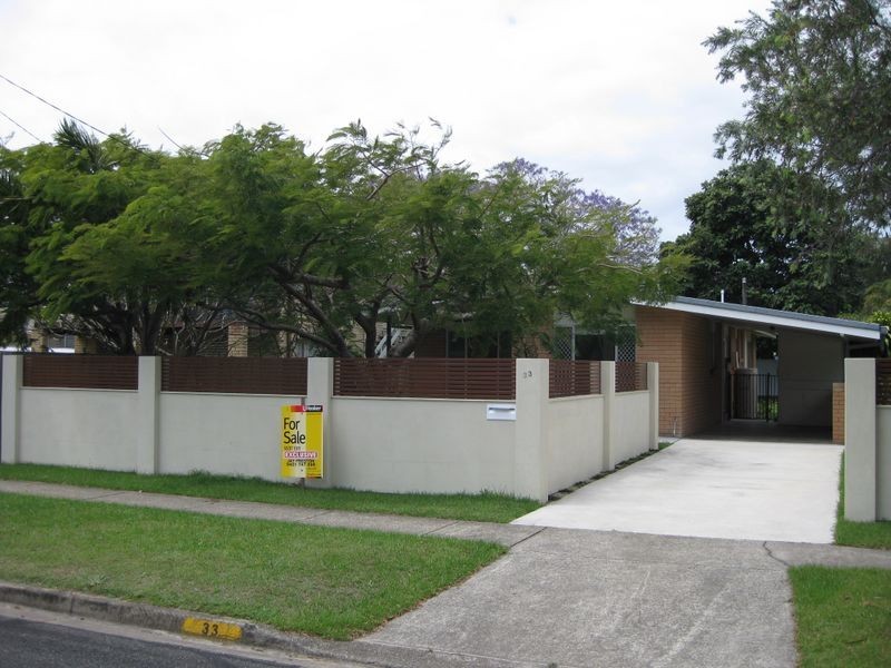 33 Deagon Drive, Runaway Bay QLD 4216