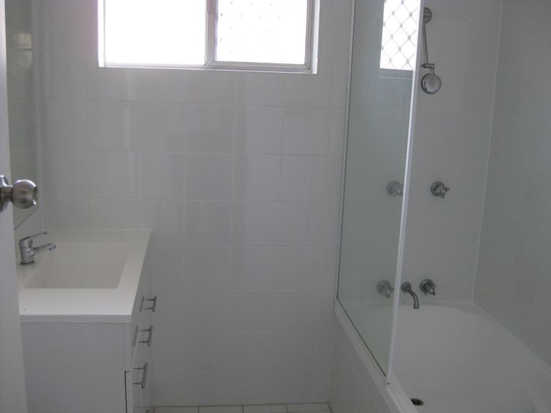 33 Deagon Drive, Runaway Bay QLD 4216