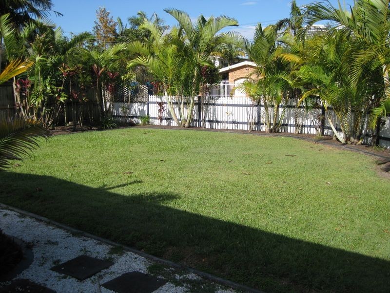 71 Ocean Street, Runaway Bay QLD 4216