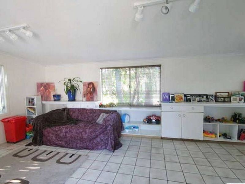 33 Clam Street, Runaway Bay QLD 4216
