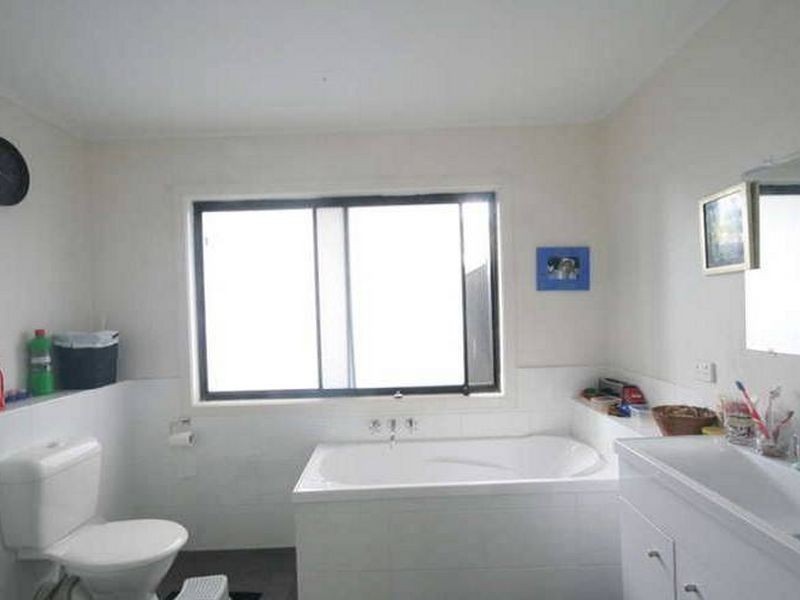 33 Clam Street, Runaway Bay QLD 4216