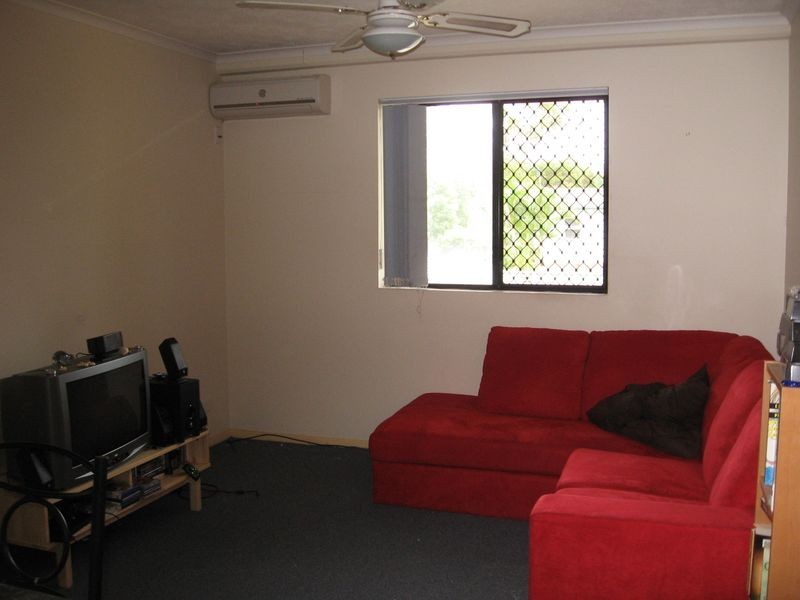 4/10 Bath Street, Labrador QLD 4215