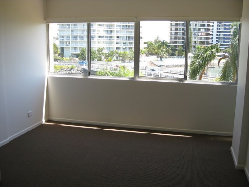 13/554 Marine Parade, Biggera Waters QLD 4216