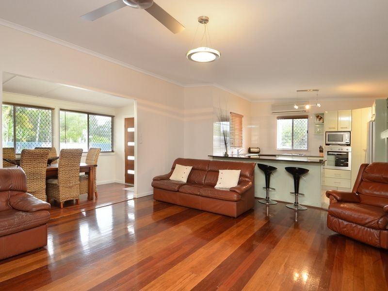 33 Heydon Avenue, Labrador QLD 4215