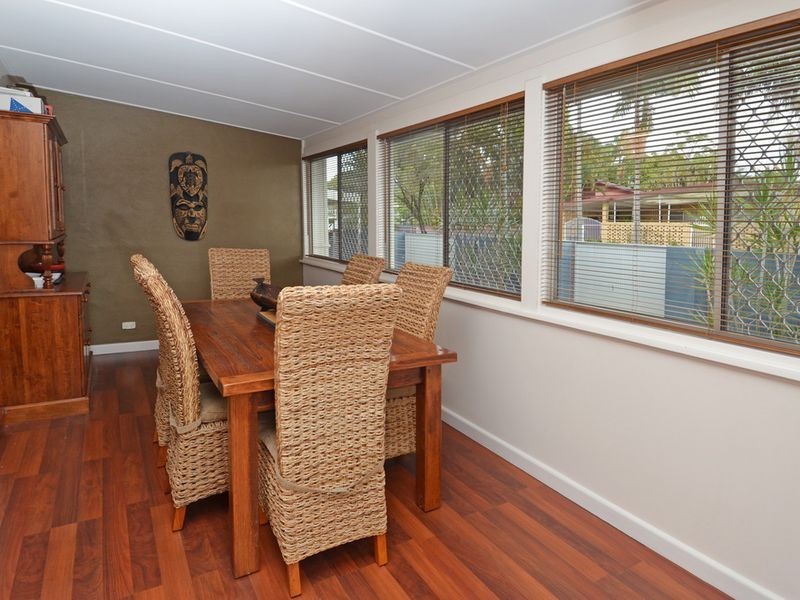 33 Heydon Avenue, Labrador QLD 4215