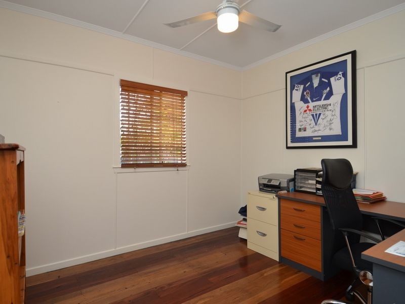 33 Heydon Avenue, Labrador QLD 4215