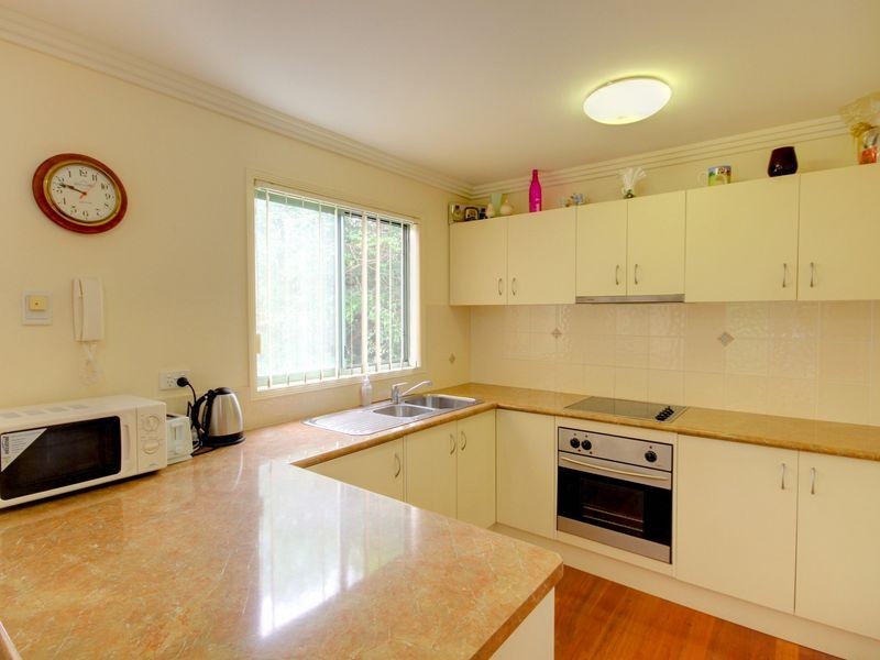 1/3-5 Bradford Street, Labrador QLD 4215