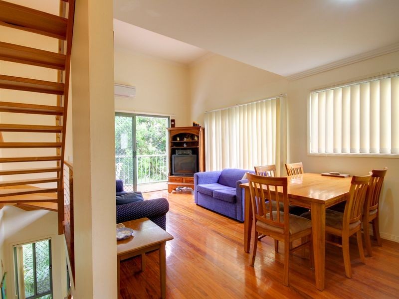 1/3-5 Bradford Street, Labrador QLD 4215